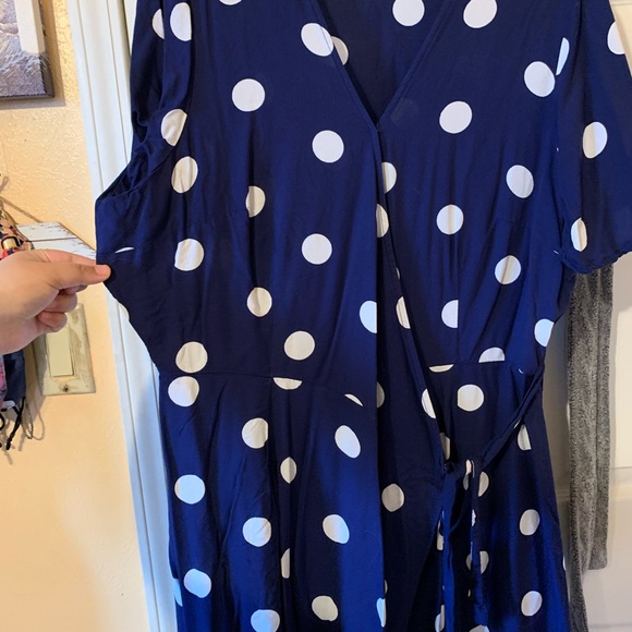 Dress - Picture 3 of 3